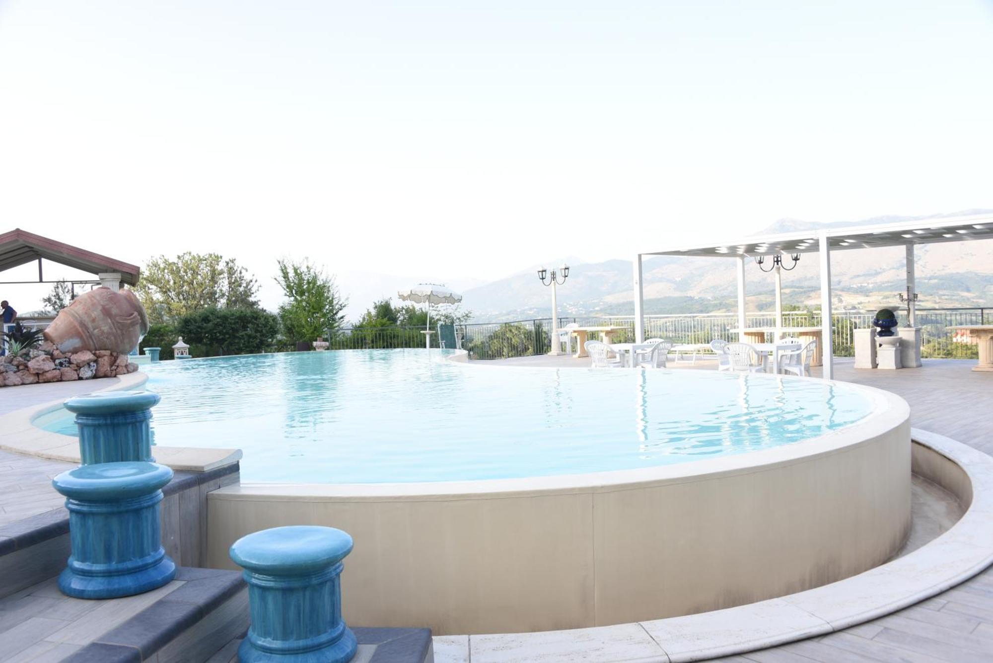 Bosco D'Olmi Country House Sant'Andrea del Garigliano ภายนอก รูปภาพ