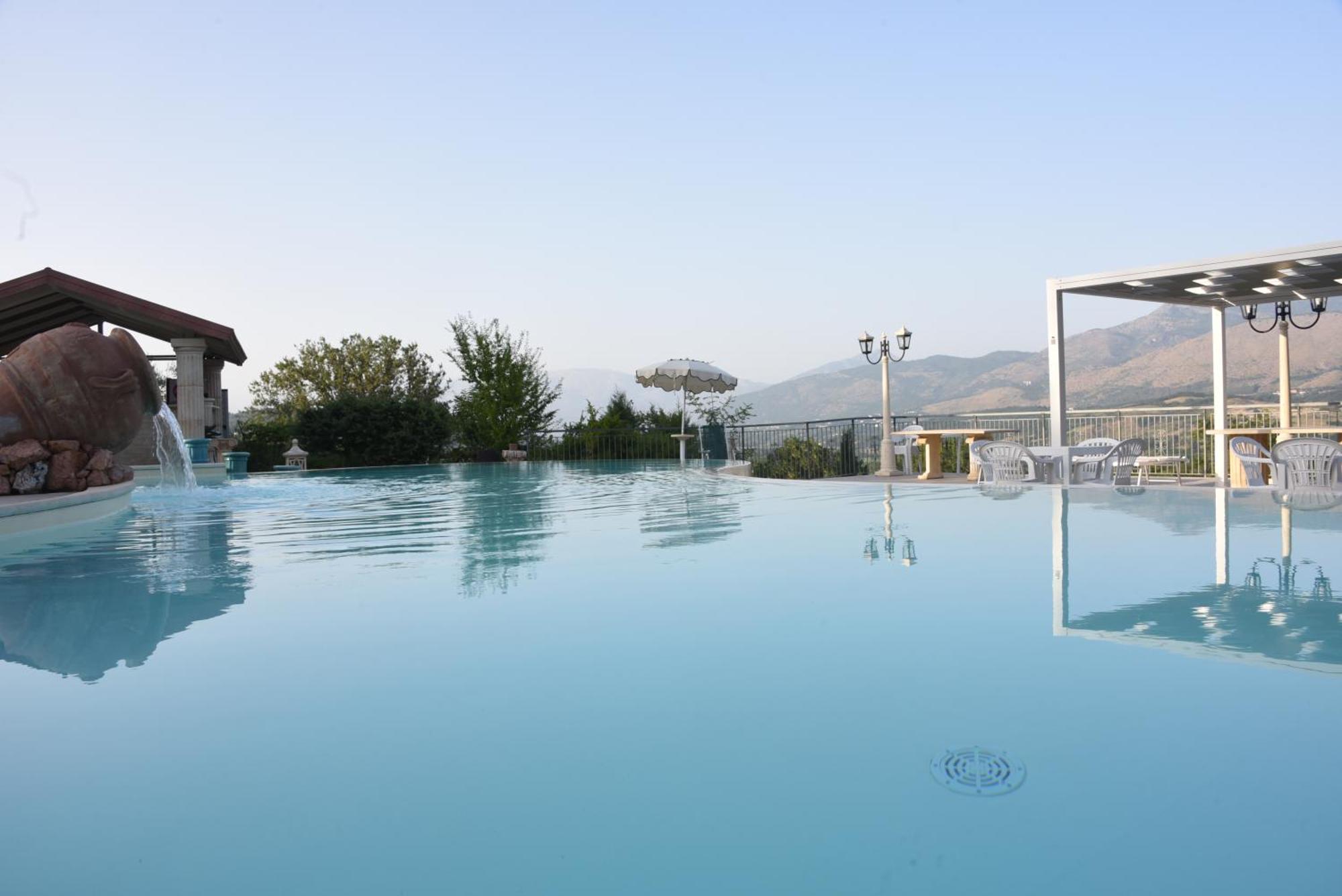 Bosco D'Olmi Country House Sant'Andrea del Garigliano ภายนอก รูปภาพ