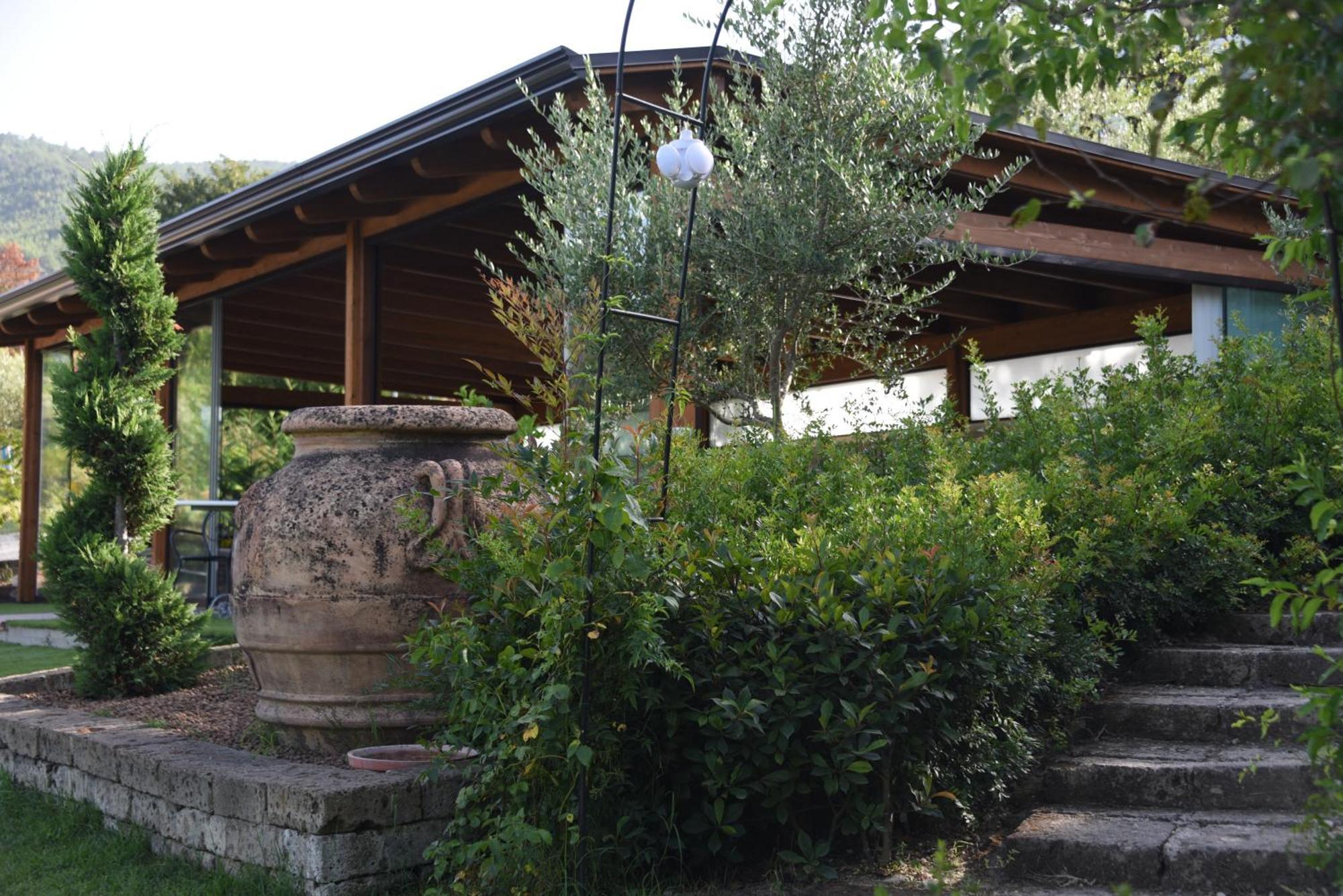 Bosco D'Olmi Country House Bed & Breakfast Sant'Andrea del Garigliano ภายนอก รูปภาพ