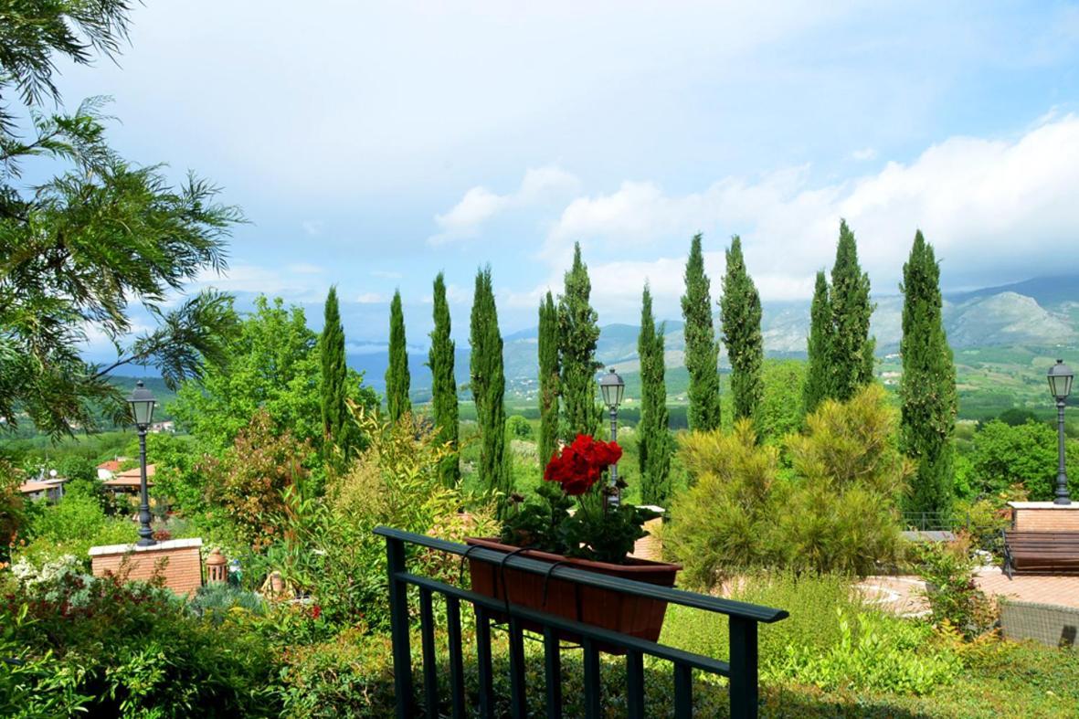 Bosco D'Olmi Country House Bed & Breakfast Sant'Andrea del Garigliano ภายนอก รูปภาพ