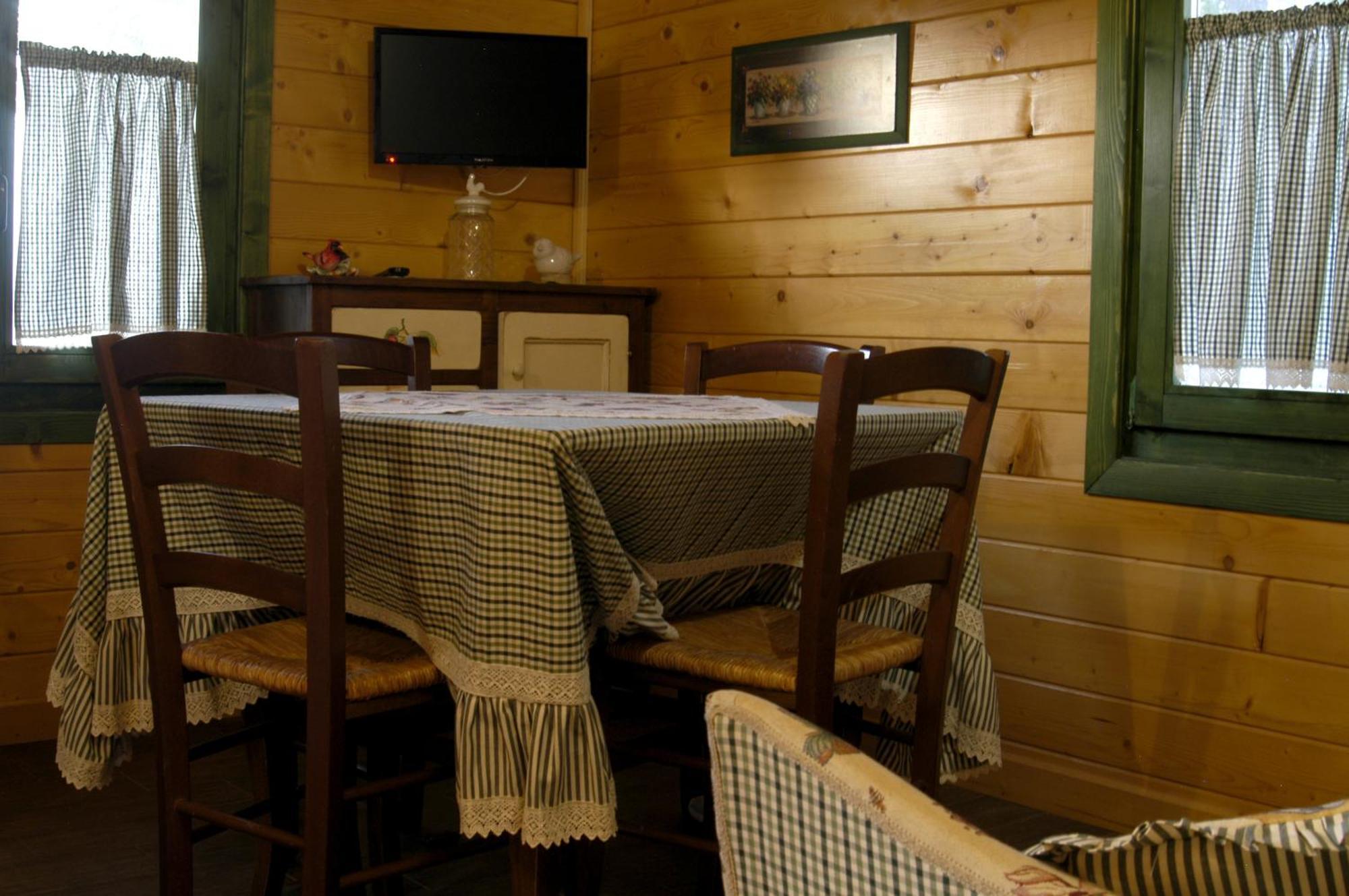 Bosco D'Olmi Country House Sant'Andrea del Garigliano ภายนอก รูปภาพ