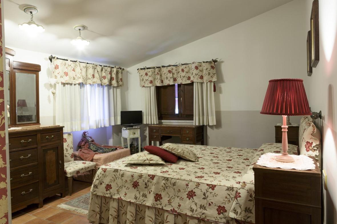 Bosco D'Olmi Country House Bed & Breakfast Sant'Andrea del Garigliano ภายนอก รูปภาพ